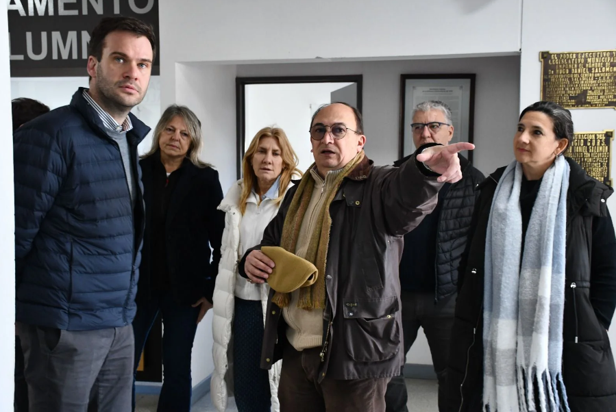 El primer candidato a diputado nacional por la Coalición Cívica ARI, Juan Manuel López, encabezó un encuentro en La Plata junto al economista, Matías Surti. 