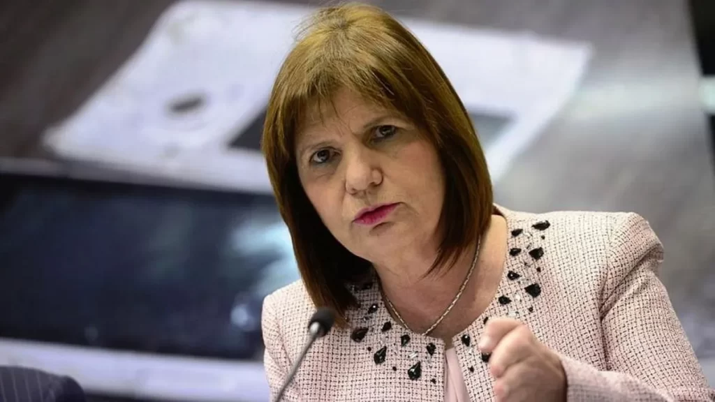 Patricia Bullrich responsabilizó a Axel Kicillof por las inseguridad en la provincia de Buenos Aires, tras el triple femicidio de Florencio Varela.