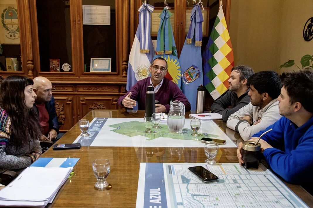 El intendente de Azul, Nelson Sombra, presentó un recurso de amparo para instar al Gobierno nacional a retomar las obras de bacheo en la Ruta 3.