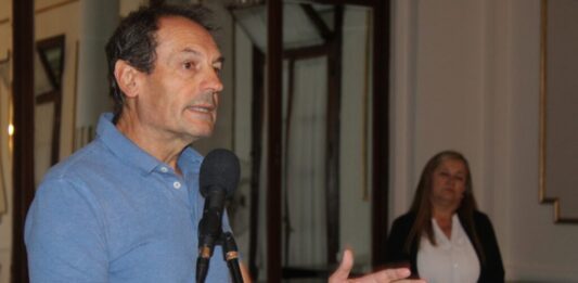 Productores rurales denunciaron al intendente Daniel Stadnik, y a los demás integrantes del Comité de Cuenca Subregión A3 por la inacción frente a las inundaciones.