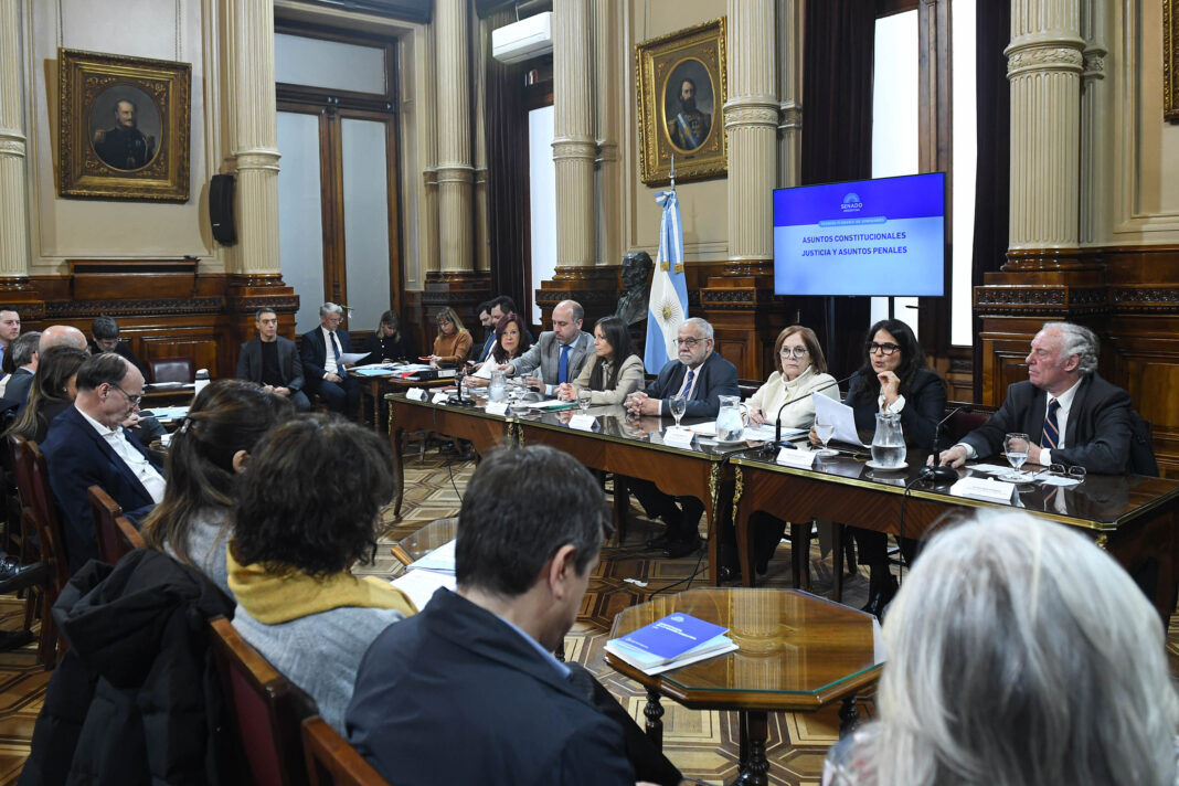 En medio de la campaña electoral, el Gobierno mirará de reojo el Congreso. La oposición busca acelerar el tratamientos de varios proyectos clave.
