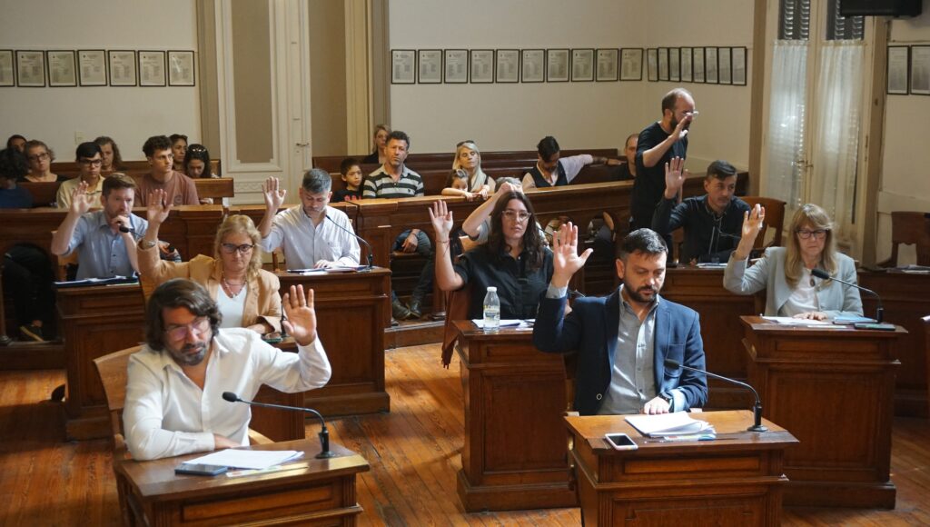 Los concejos deliberantes de distintas ciudades bonaerenses abroquelan contra la intención del Gobierno nacional de eliminar el régimen de Zona Fría.