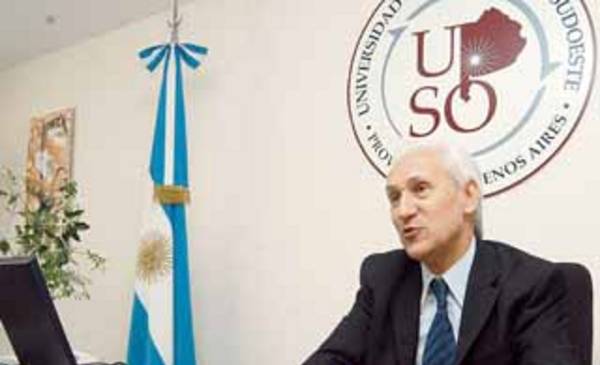 El ingeniero Porras cuenta con una amplia trayectoria académica y científica que ya fue reconocida en varias oportunidades.