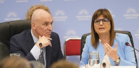 Patricia Bullrich pidió que José Luis Espert "dé explicaciones" sobre sus vínculos con el narcotráfico y advirtió que LLA no puede tener un candidato aliado del delito.