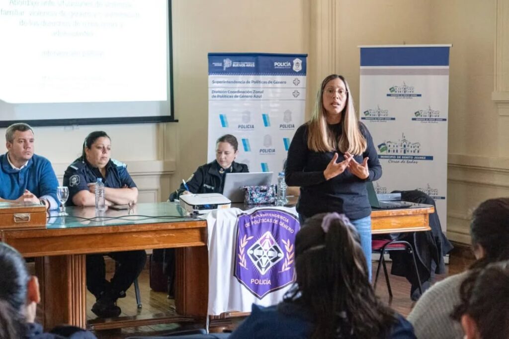 Castello propone erradicar la formación con perspectiva de género para la Policía bonaerense.