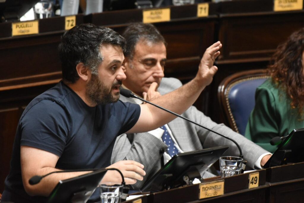 Facundo Tignanelli es autor de la ley que prohíbe a las empresas prestatarias cortarle el suministro a hospitales y escuelas.