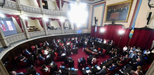 El Senado bonaerense tuvo su 3° sesión ordinaria del año, en la que tocó proyectos de bajo alcance. La caída del pedido de endeudamiento dejó un vacío en el sobre tablas.