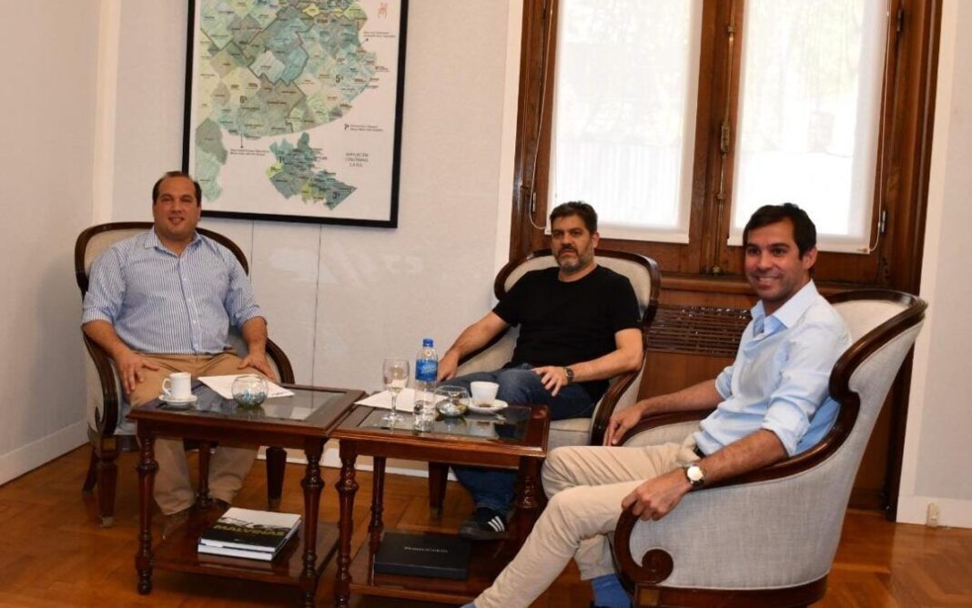 El intendente de Trenque Lauquen, Francisco Recoulat, y el diputado Valentín Miranda se reunieron con funcionarios para reclamar el Presupuesto 2026.