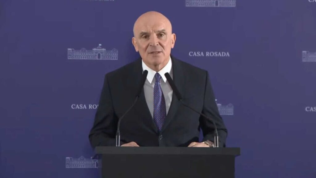 Con un extenso posteo en redes sociales, Espert anunció su renuncia a la candidatura a diputado por la provincia de Buenos Aires y afirmó que es "por la Argentina". 