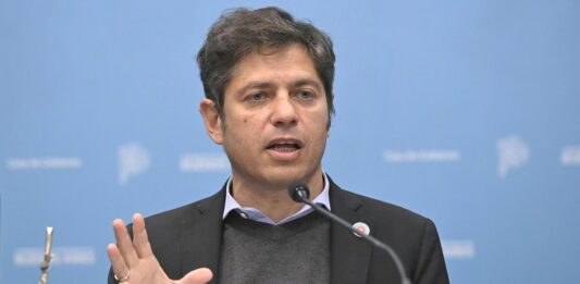 Axel Kicillof apuntó contra Javier Milei luego del mega show en el Movistar Arena y le pidió que "se ocupe de los problemas de los argentinos".