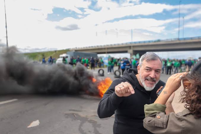 El titular de ATE Nación, Rodolfo Aguilar, llamó a cortar las rutas de la Patagonia por la llegada de Milei.