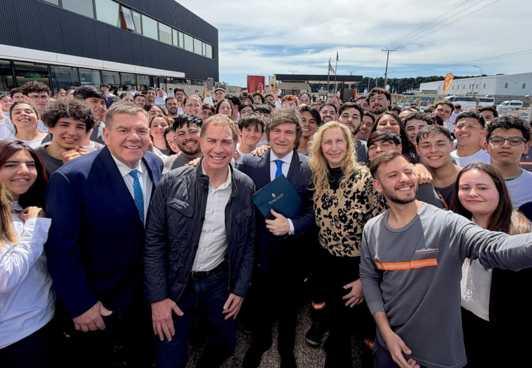 En un discurso ante empresarios, el presidente Javier Milei valoró la figura de Diego Santilli como nuevo candidato a diputado nacional por PBA.