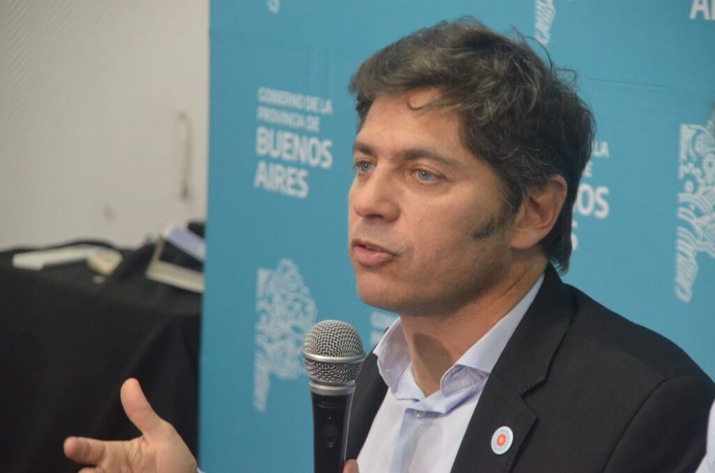 El gobernador, Axel Kicillof, se refirió al pedido del Ejecutivo de reimprimir las boletas. 