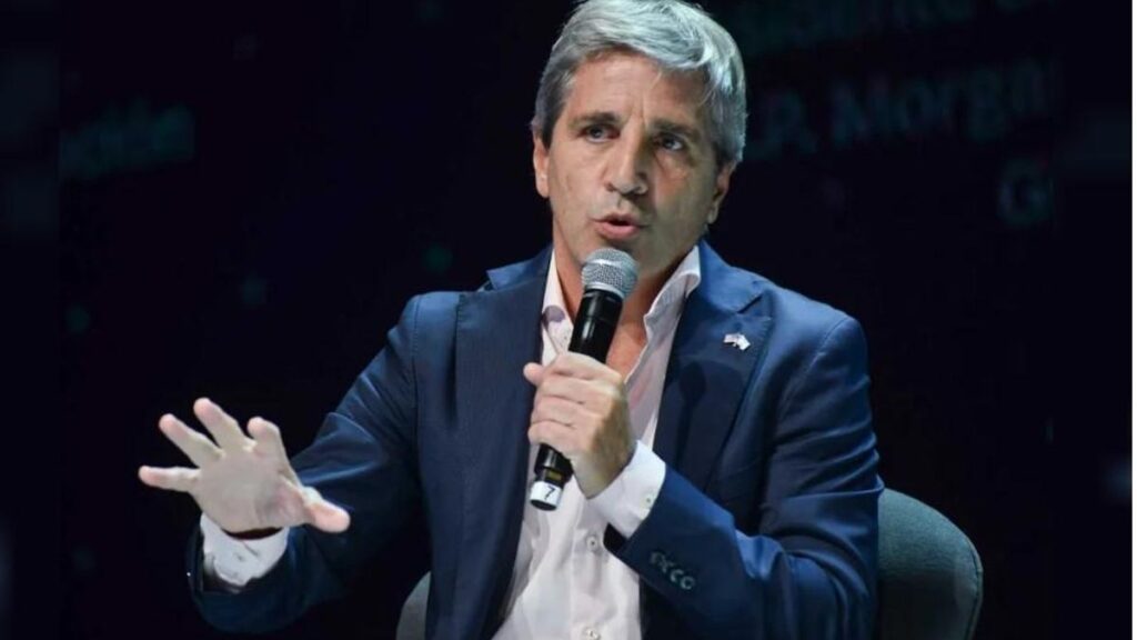 Caputo fue citado por el Congreso para dar explicaciones sobre los posibles acuerdos financieros con el gobierno estadounidense.