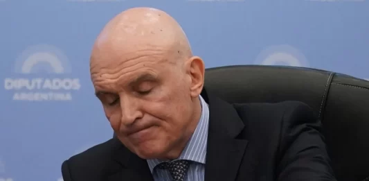 Por orden de la Justicia federal, la Policía allanó la casa de Beccar y el despacho en Diputados del libertario José Luis Espert.