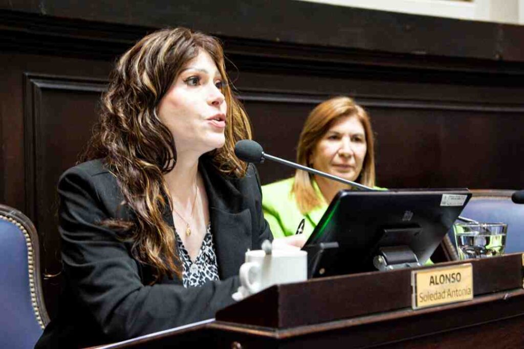 La diputada bonaerense Soledad Alonso cuestionó el show musical brindado por el presidente Javier Milei.