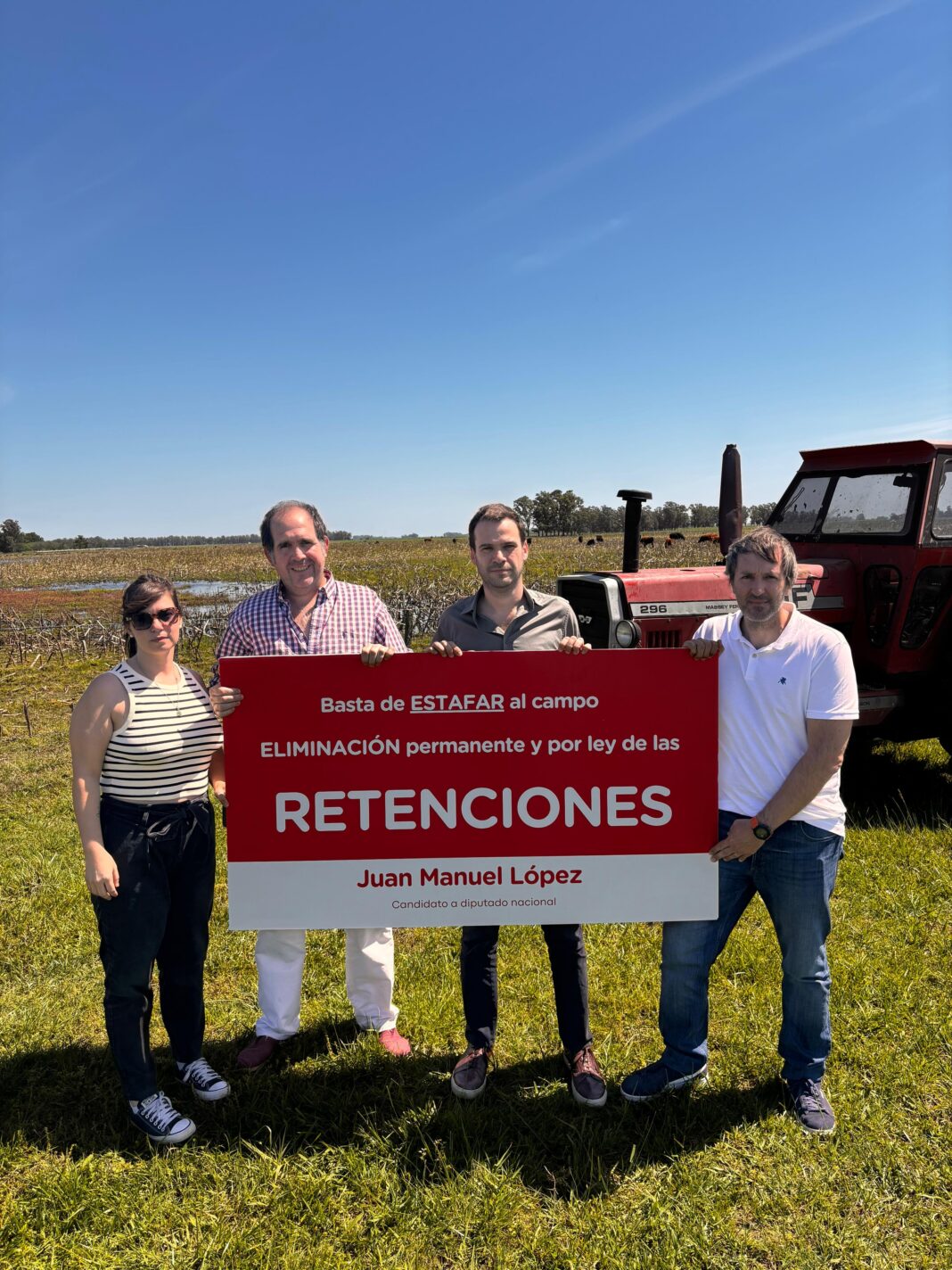 El candidato a diputado nacional de la Coalición Cívica, Juan Manuel López, visitó las zonas inundadas y propuso ayuda para los productores.