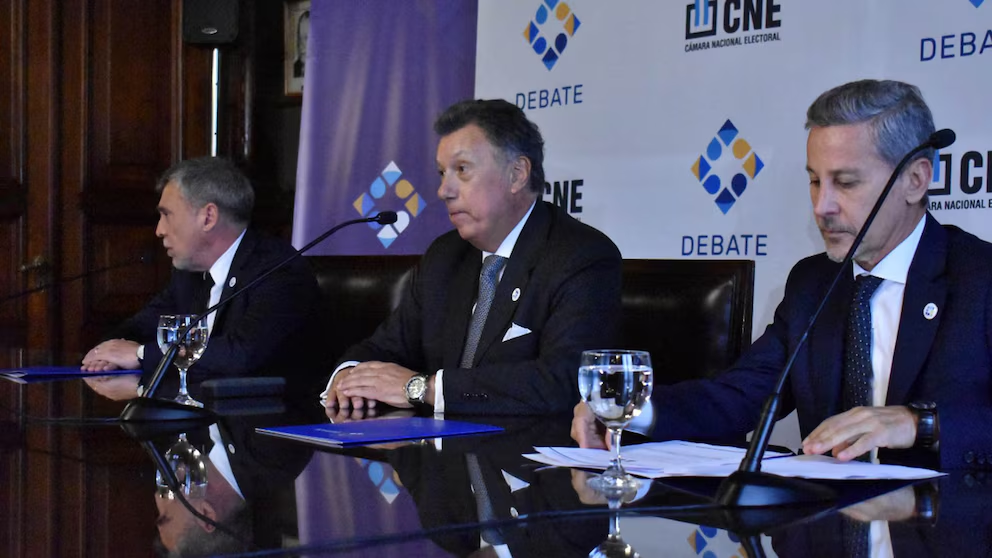 La Cámara Nacional Electoral (CNE) resolvió que el diputado del PRO Diego Santilli encabece la lista de La Libertad Avanza.