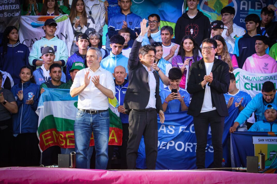 Sin emitir discurso, el gobernador Axel Kicillof encabezó en Mar del Plata el acto de apertura de la 34° edición de los Juegos Bonaerenses.