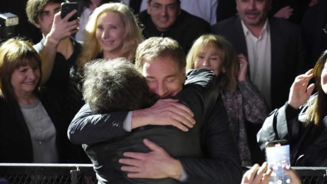 Ramos Padilla aceptó el fallo de la Cámara Electoral y validó la lista bonaerense de LLA, con Diego Santilli a la cabeza.