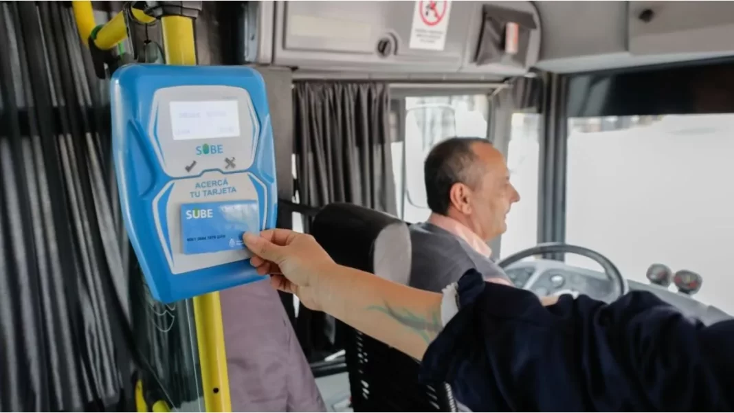 El boleto de colectivo en el Área Metropolitana de Buenos Aires (AMBA) vuelve a aumentar en noviembre un 4,1% y el mínimo trepará los $624,26.