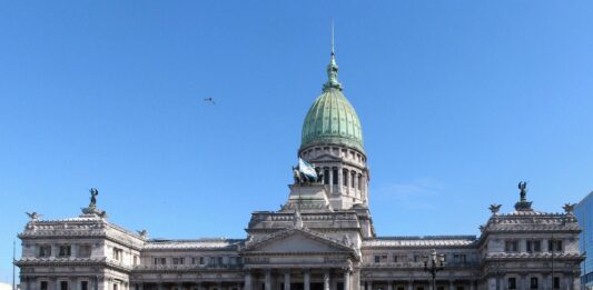 En las elecciones 2025, la provincia pone en juego 35 sillas de la Cámara baja que se dirimirán mediante el sistema D’Hondt. Conocé como es su funcionamiento.