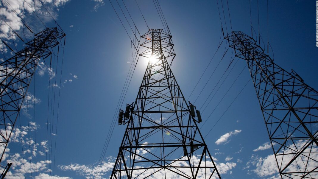 El Gobierno nacional habilitó que grandes usuarios industriales puedan pactar libremente el precio de la energía con las generadoras, sin intervención estatal.