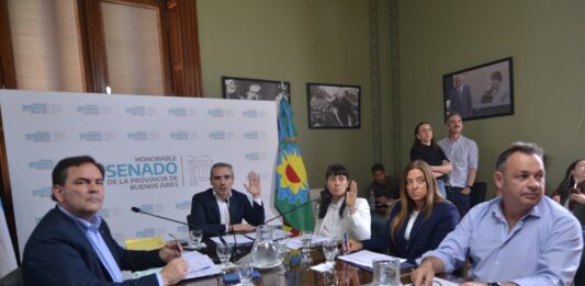 Pese al rechazo de La Libertad Avanza, el peronismo despachó el proyecto de ley audiovisual del gobernador Axel Kicillof.