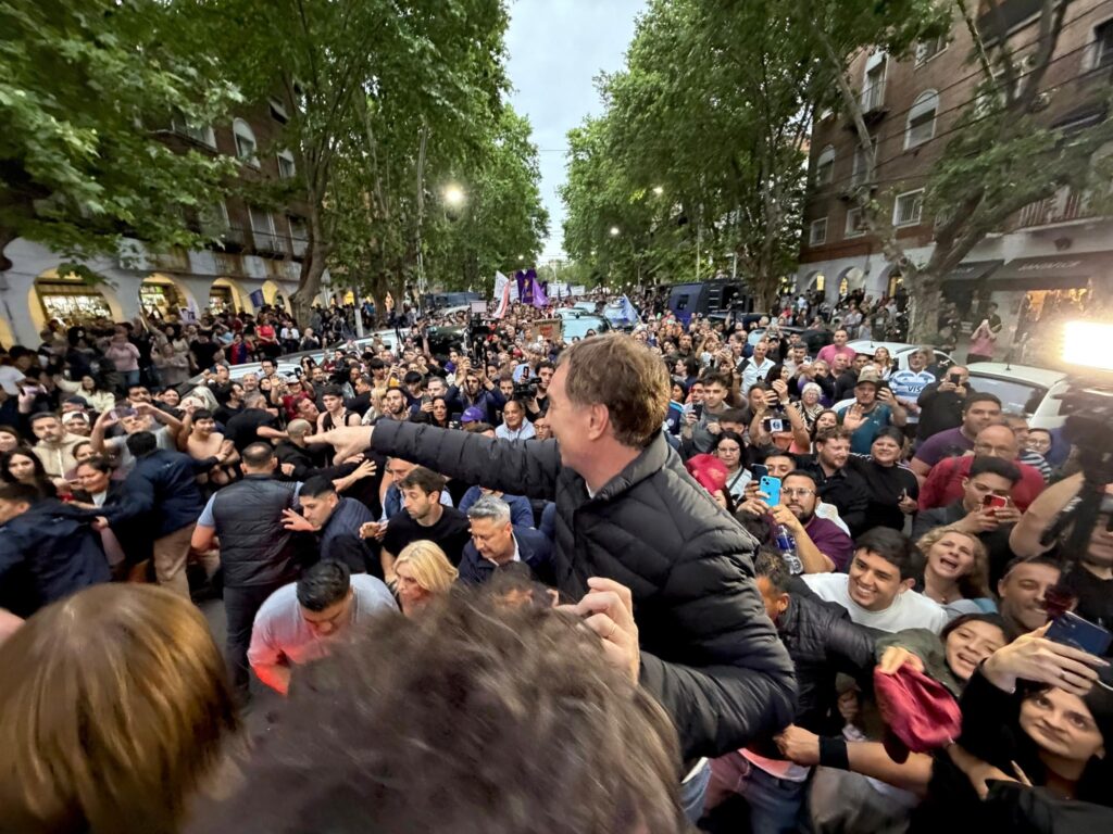 Elecciones 2025: Santilli combinará los últimos días de campaña con presentaciones en los medios y recorridas por la Primera y Segunda sección.