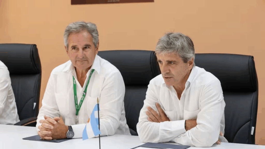 El secretario de Finanzas, Pablo Quirno, y el ministro de Economía, Luis Caputo.
