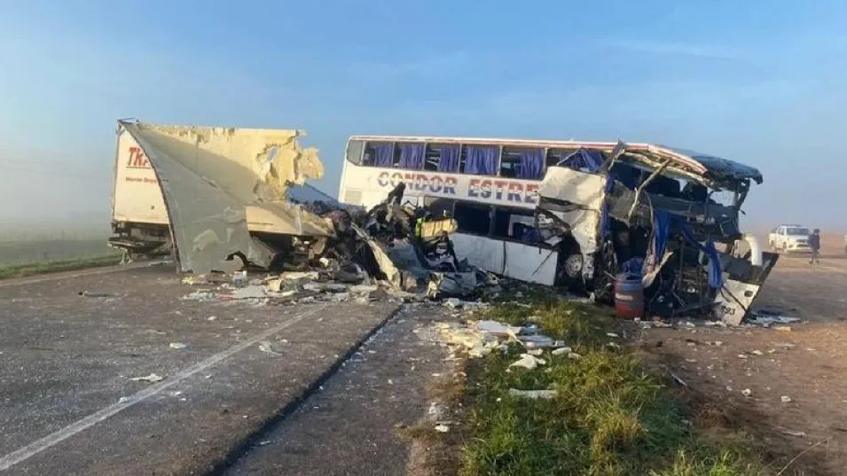 
En Azul advierten que la falta de mantenimiento en la Ruta 3 provoca siniestros casi diarios.