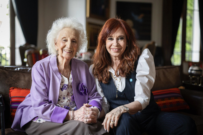 Cristina Kirchner recibió a Estela de Carlotto en vísperas de su cumpleaños, y en la antesala de las elecciones nacionales del próximo domingo.