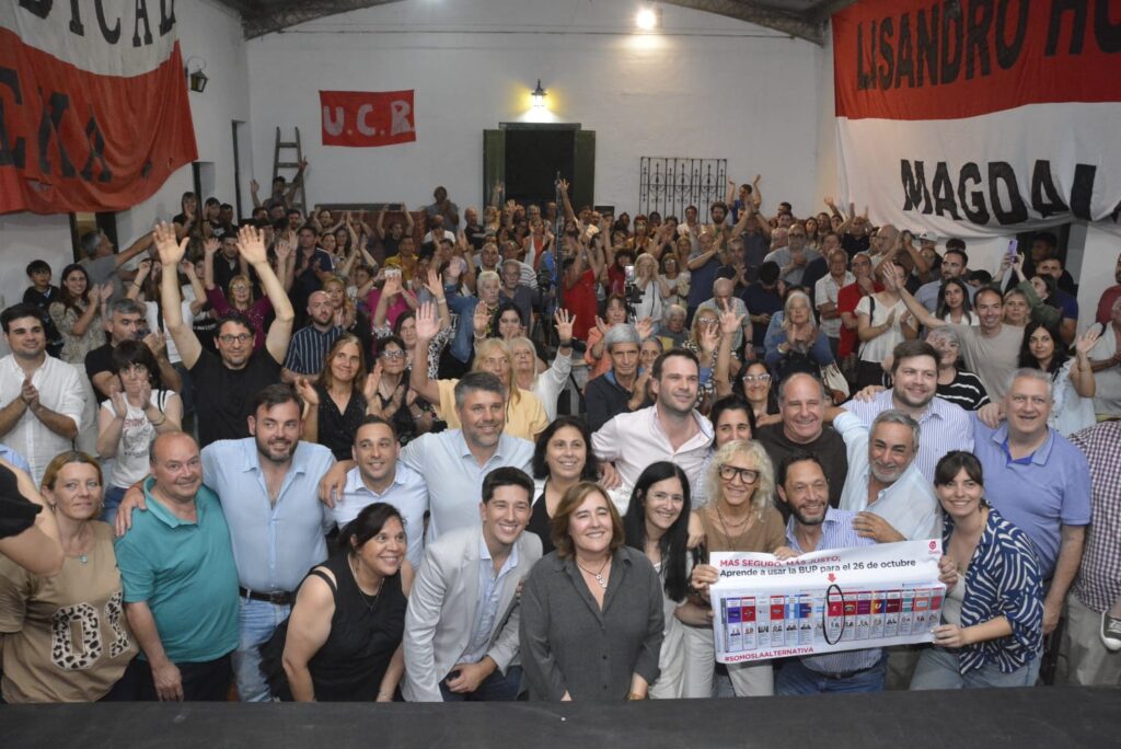 En el encuentro en Magdalena estuvo la presencia de dirigentes nacionales y bonaerenses de la Coalición Cívica y de la UCR.
