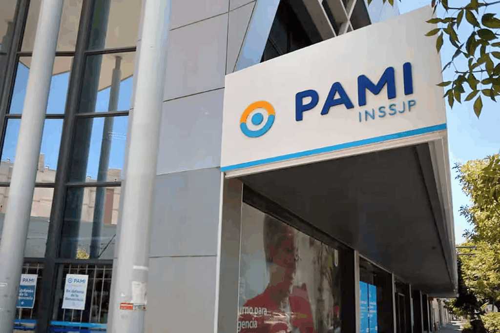 En mayo pasado, el titular de PAMI, Esteban Leguizamo, recibió nuevas denuncias por la adjudicación de contratos millonarios con irregularidades y 20% de sobreprecio.