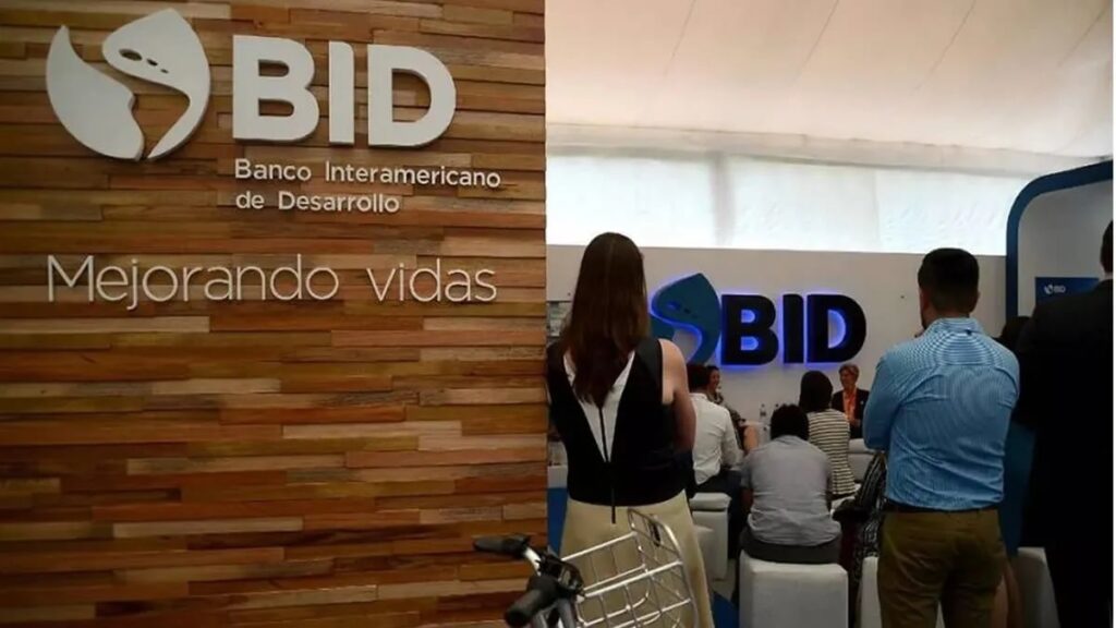 El nuevo crédito del BID tiene como objetivo mejorar las prestaciones del PAMI, especialmente en enfermedades crónicas y agilizar los tiempos de espera en la atención médica.