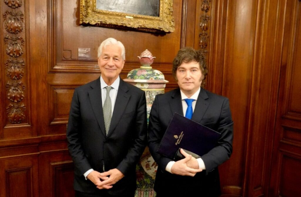 El presidente Javier Mlei junto al CEO del JP Morgan, Jamie Dimon.