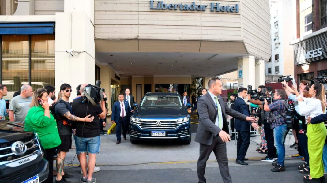 El Hotel Libertador se vistió de fiesta antes de conocerse los datos oficiales de las elecciones 2025.