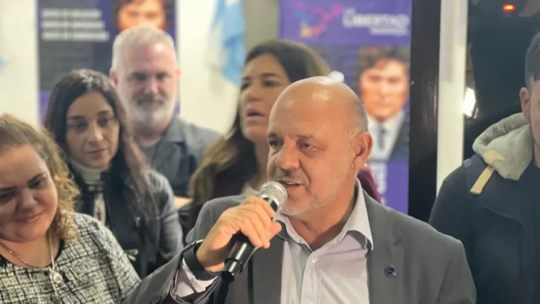 Carlos Curestis celebró el triunfo de La Libertad Avanza en la provincia de Buenos Aires con agradecimientos a los principales armadores.