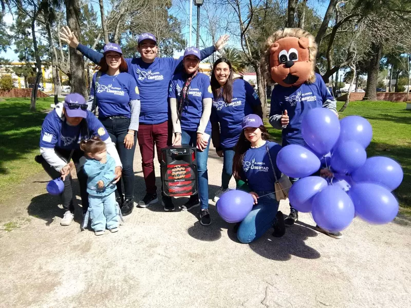 Militantes de La Libertad Avanza celebrando el resultado en las elecciones. En este municipio, LLA pasó del 12,04% al 51,12%.