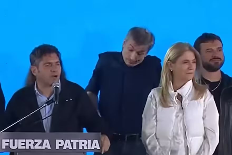 El gobernador Gustavo Saénz se sumó a la ola de reproches hacia la filas del peronismo. Máximo Kirchner mostró su descontento contra los intendentes bonaerenses.