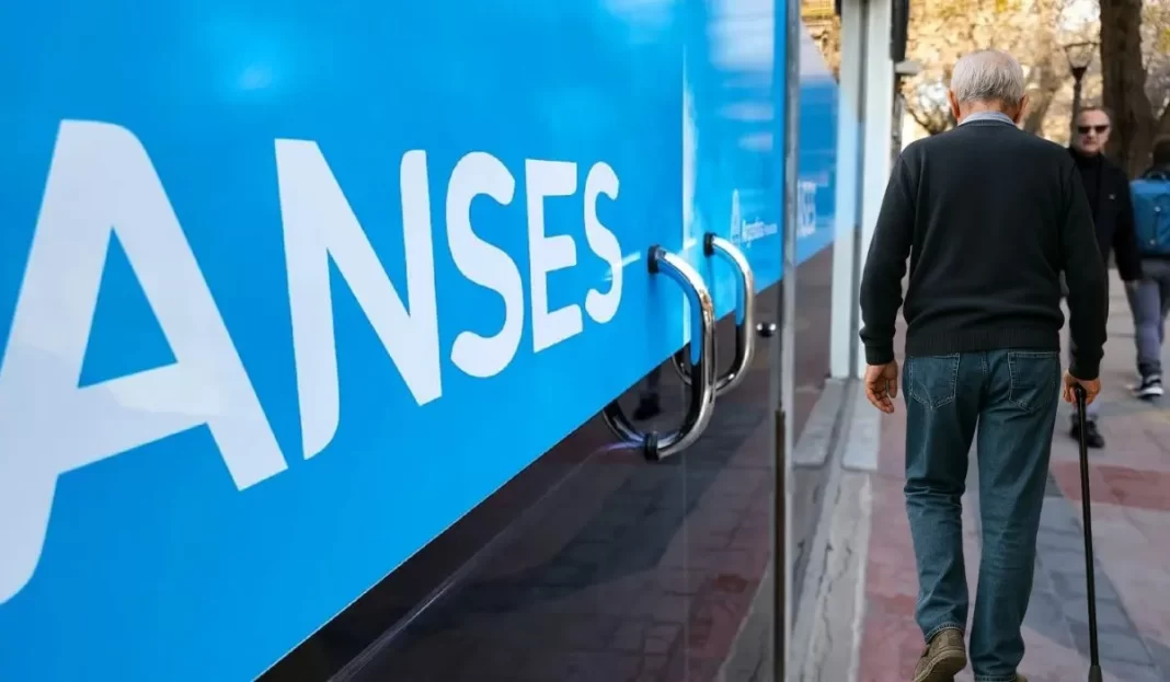 A través de un decreto, el Gobierno ratificó que el bono para jubilados y pensionados se mantiene en $70.000, congelado desde marzo de 2024.
