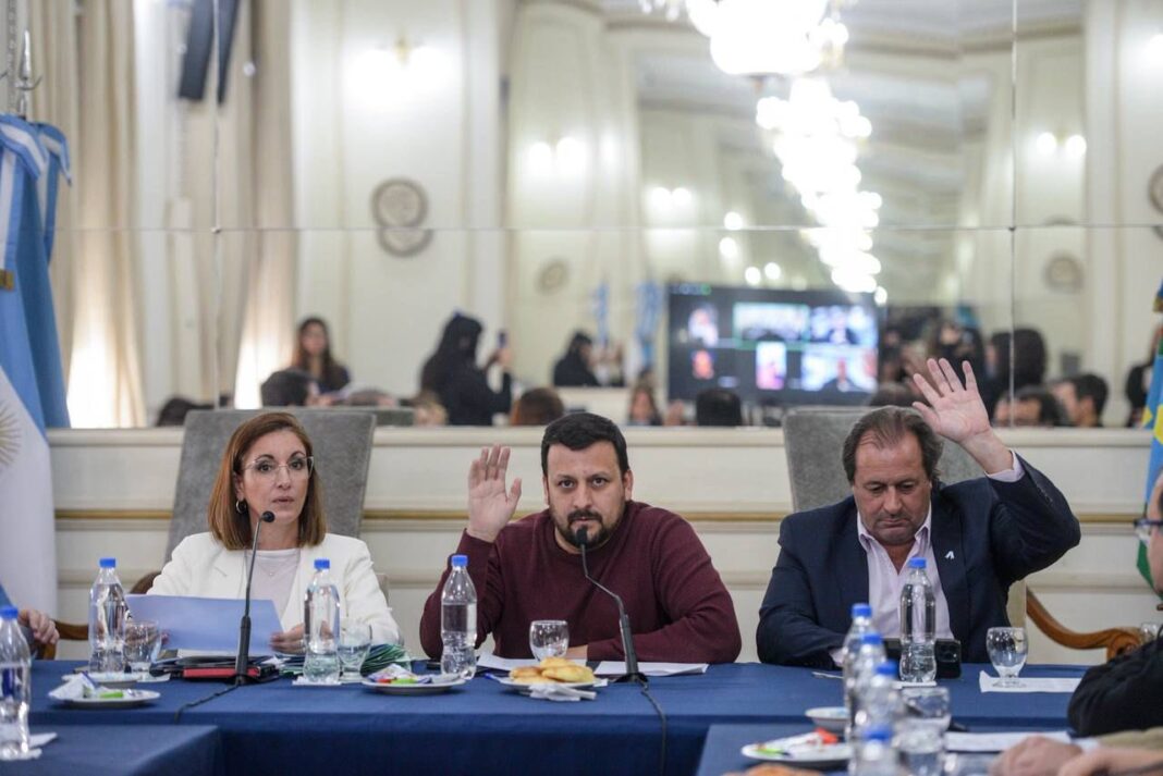 La comisión de ACA del Senado bonaerense dio despacho favorable al proyecto de La Cámpora para reducir la Tasa de Justicia destinada a la Caja de Abogados.