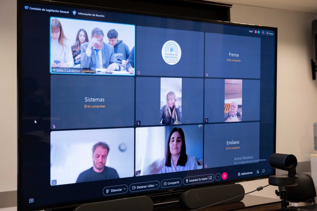 Además del proyecto del diputado Endere, la comisión presidida por Ruben Eslaiman avanzó en una serie de proyectos clave.