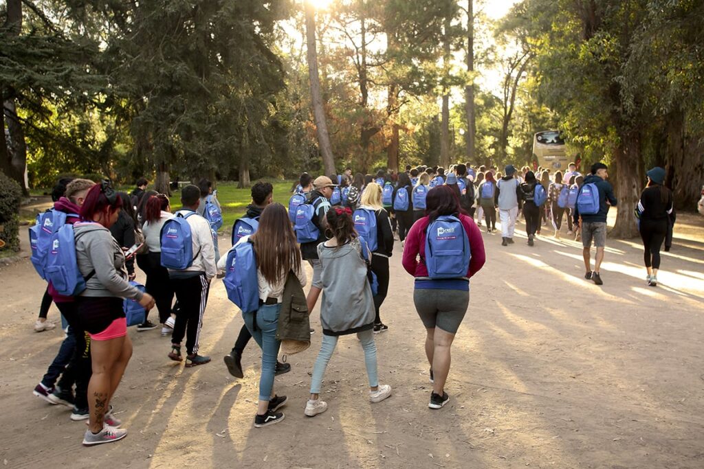 Hasta 2023, la provincia de Buenos Aires mantuvo los viajes de egresados gratuitos con el objetivo de promover el turismo social en toda la región.