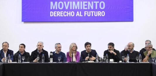 Dirigentes del Movimiento Derecho al Futuro (MDF) salieron a presionar para que la Legislatura bonaerense apruebe el Presupuesto de Axel Kicillof. “Dejen la rosca de lado”, pidieron.