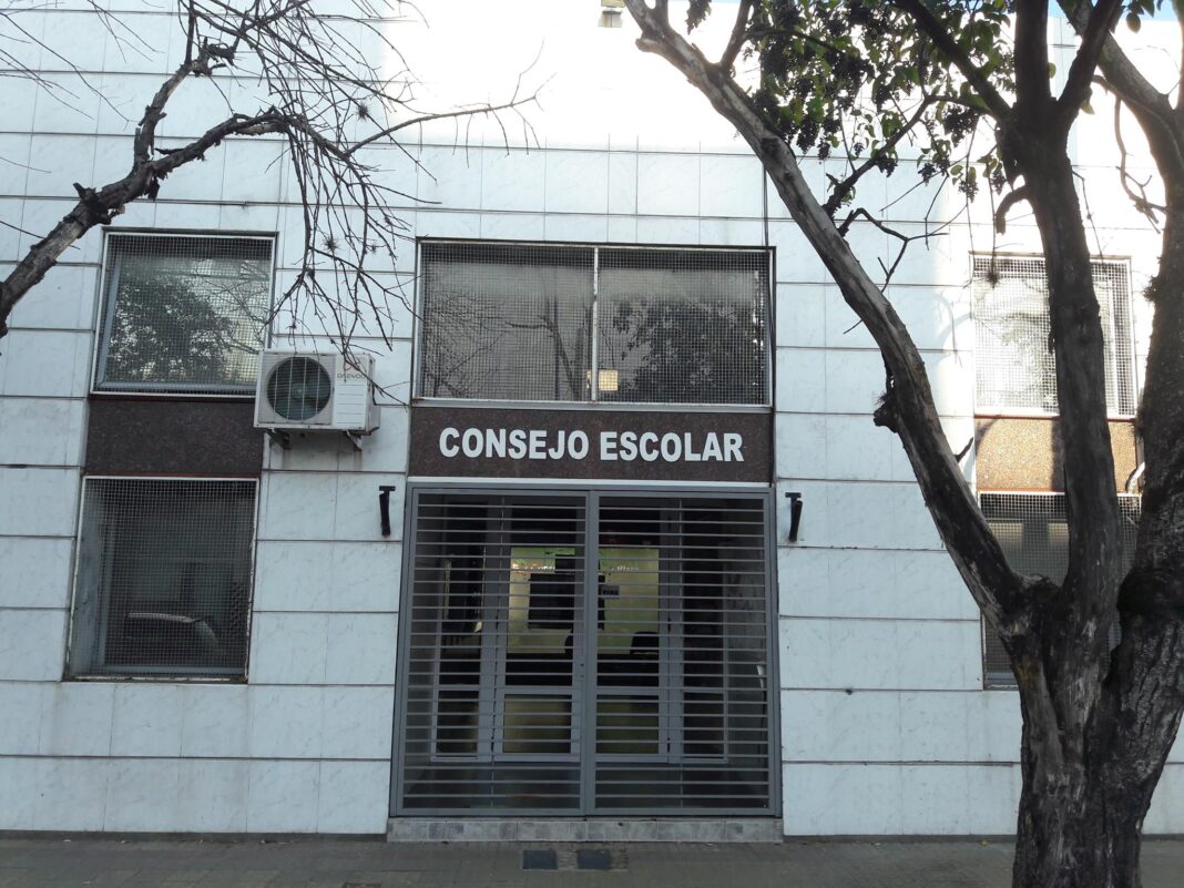 La diputada bonaerense del GEN, Natalia Dziakowski, presentó un proyecto para modificar la Ley de Consejos Escolares. Qué artículos cambia y qué busca la normativa.