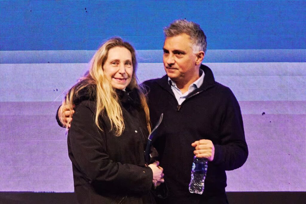 Pareja y Karina Milei evalúan desplazar a Romo de la jefatura de bloque libertario, y ponen en jaque la influencia de Santiago Caputo en la Legislatura bonaerense.