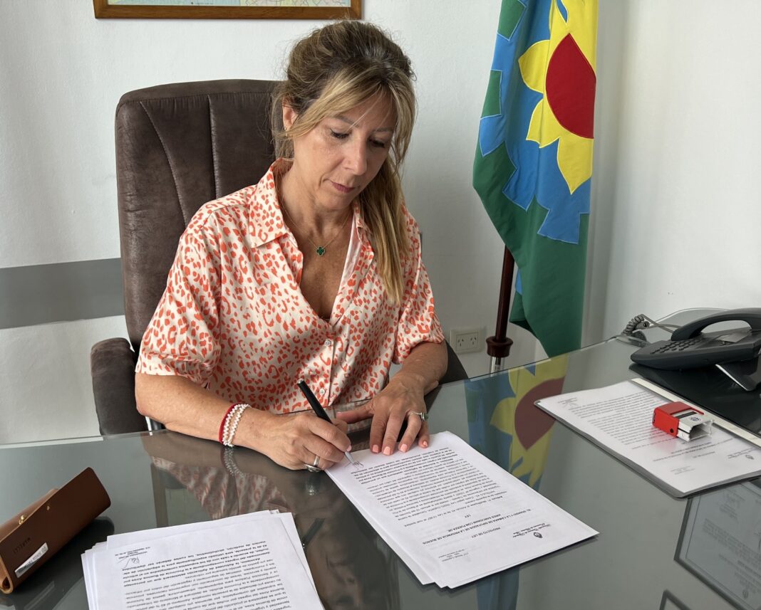 La diputada Silvina Vaccarezza presentó un proyecto para aliviar la carga sobre los herederos en la legislación de trámites sucesorios.