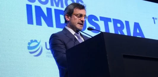 El presidente de la UIA, Martín Rappalini, destacó la necesidad de avanzar con una reforma laboral e impositiva. "En Argentina es caro producir y vender", afirmó.