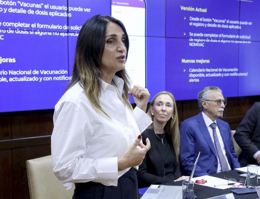 
Tras dos años de gestión junto a Lugones, Cecilia Loccisano presentó su renuncia y dejó vacía la silla de viceministra de Salud. 